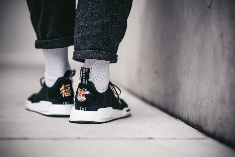 Adidas neighborhood nmd outlet invincible